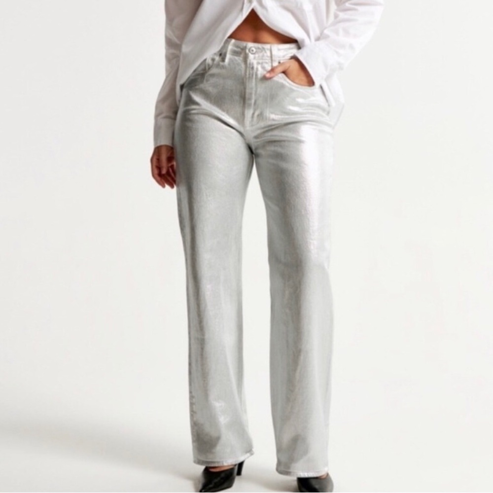 A&F - Metallic 90’s Relaxed Curvy Love